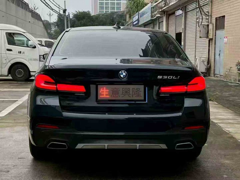 重庆23年宝马5系8