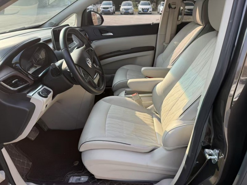 徐州21年别克GL85