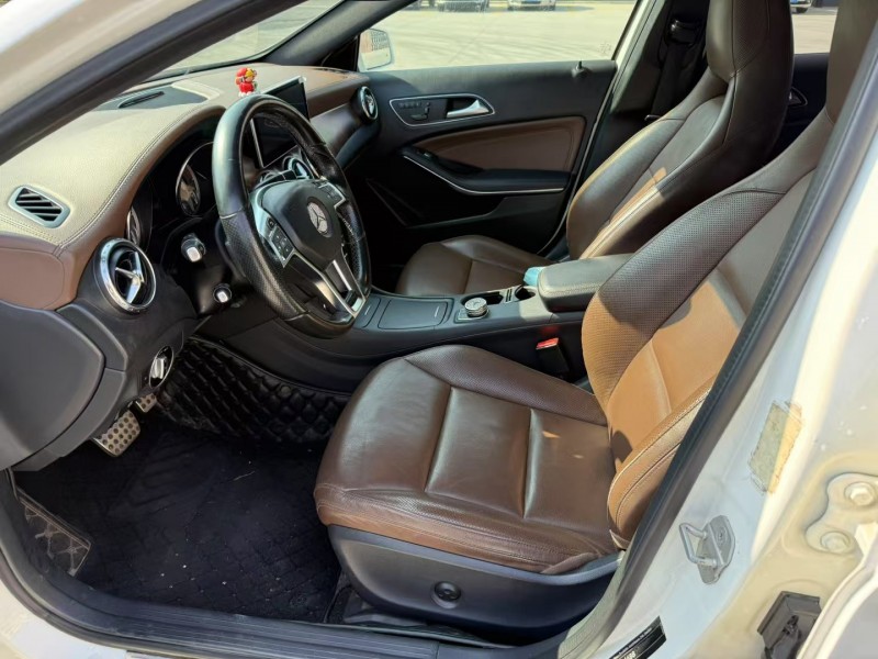 徐州16年奔驰GLA5