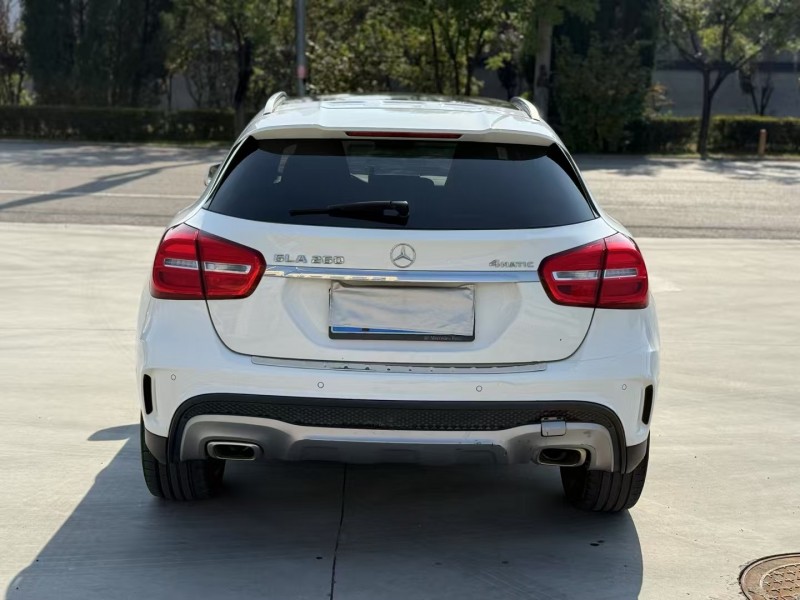 徐州16年奔驰GLA8