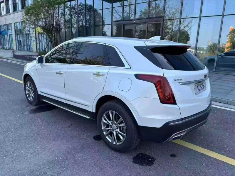 新余20年凯迪拉克XT56