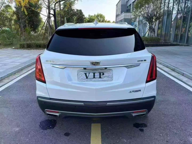 新余20年凯迪拉克XT58