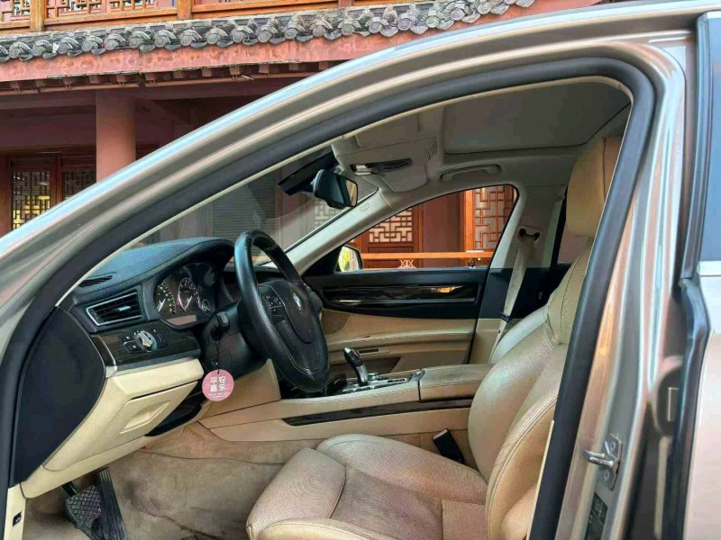 重庆13年宝马7系4