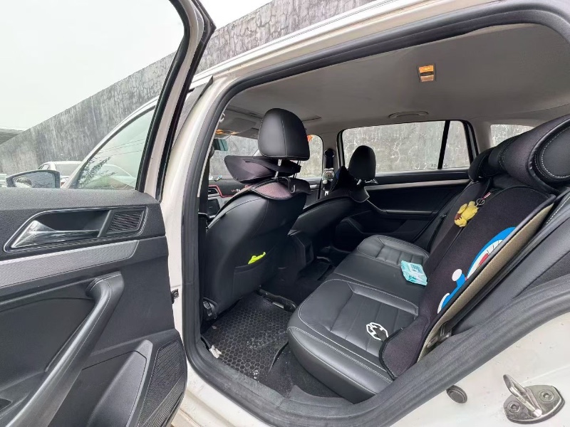 青岛18年大众朗行3