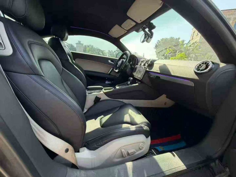 江门09年奥迪TT5