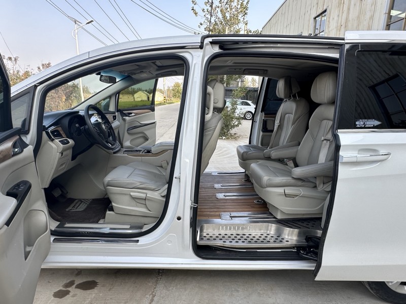 徐州18年别克GL86