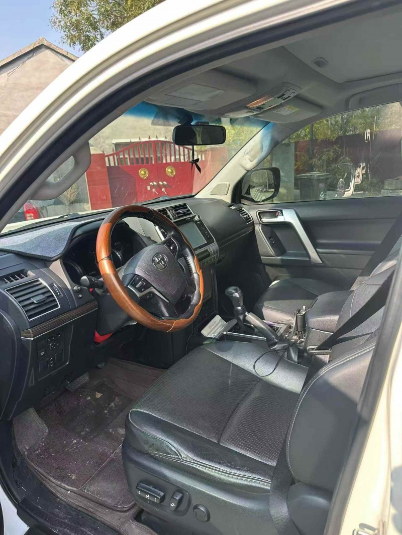 济宁20年丰田普拉多3