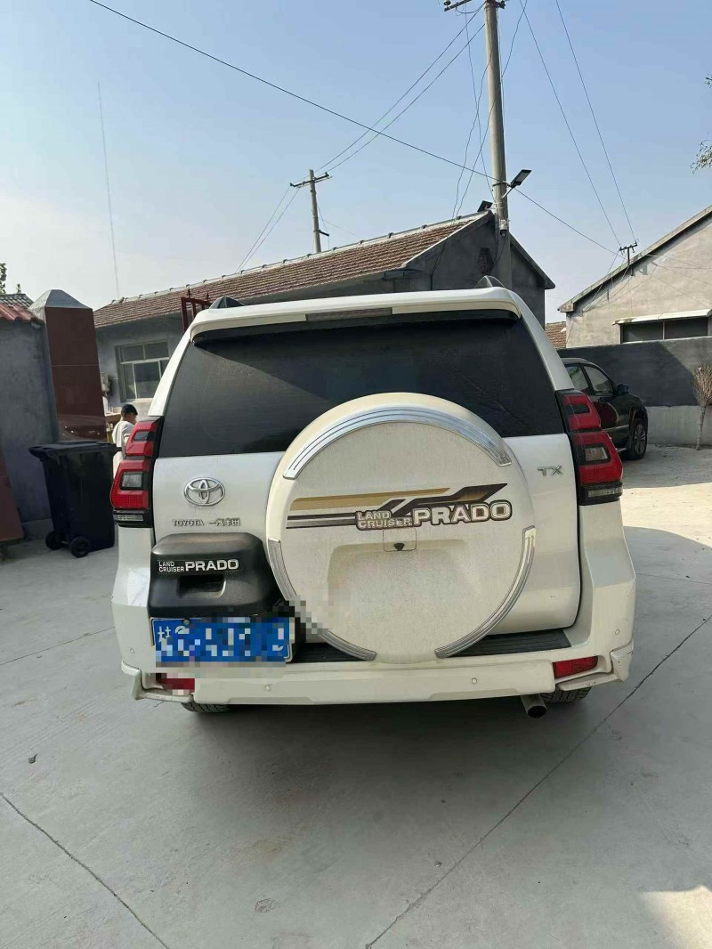 济宁20年丰田普拉多9