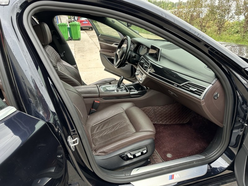 徐州17年宝马7系8