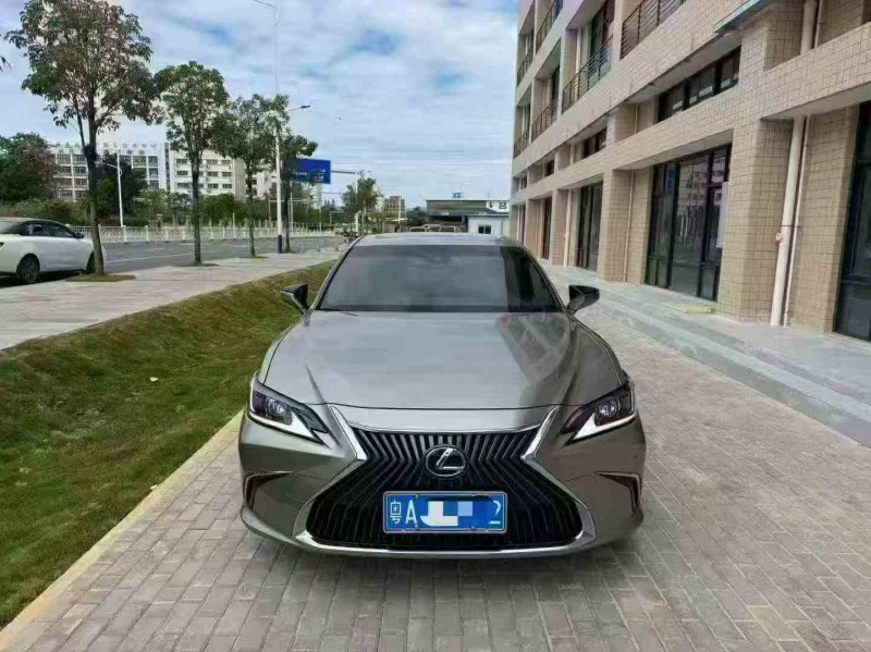 珠海21年雷克萨斯ES1