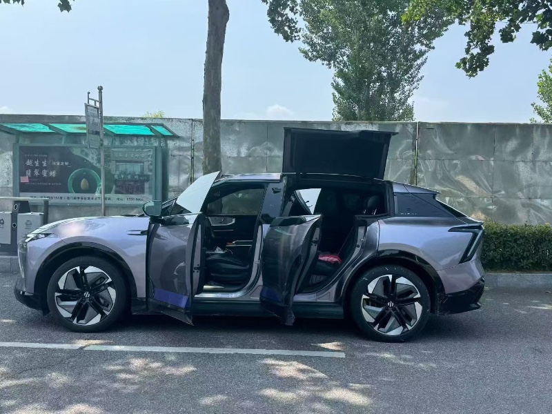 青岛24年高合汽车HiPhi Y2