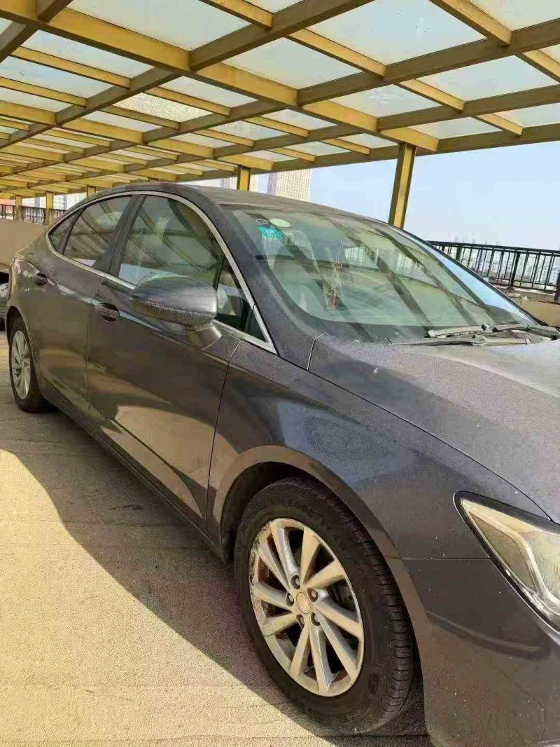 苏州16年别克威朗3