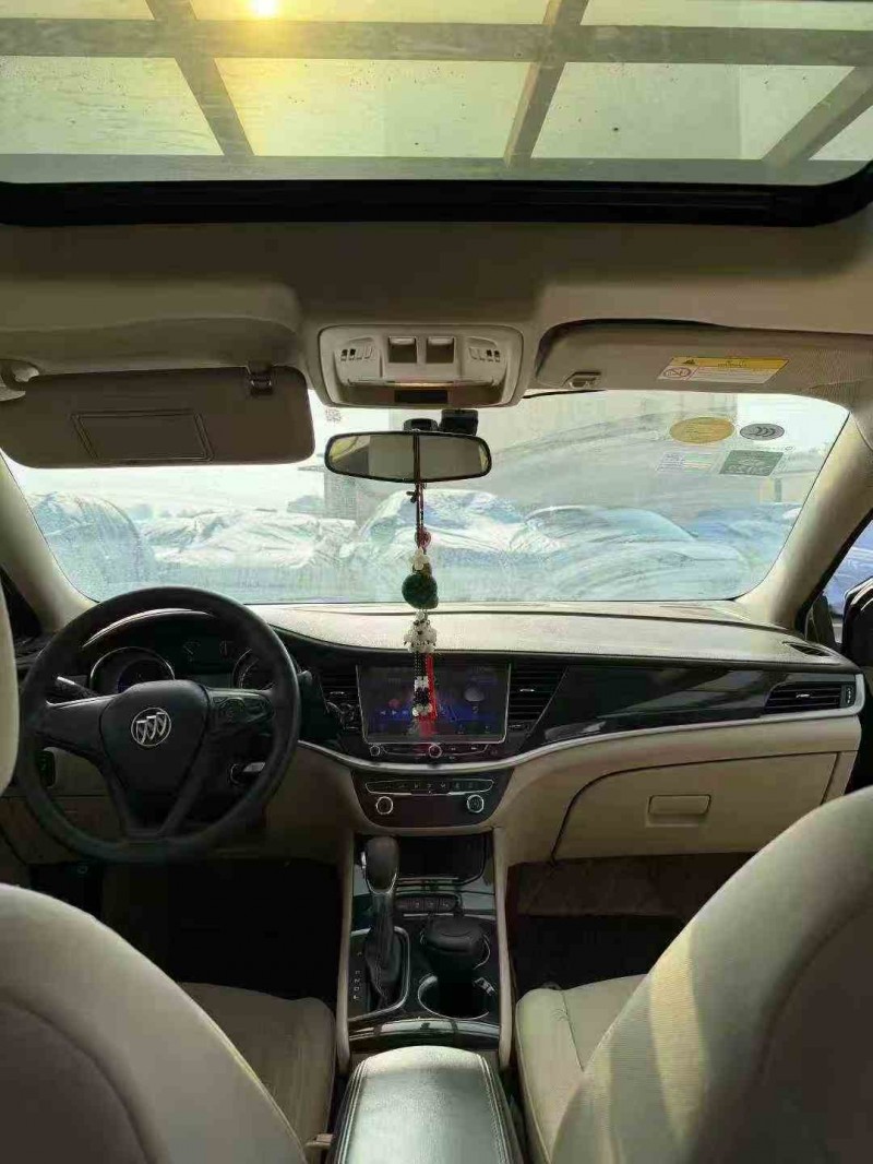 苏州16年别克威朗5