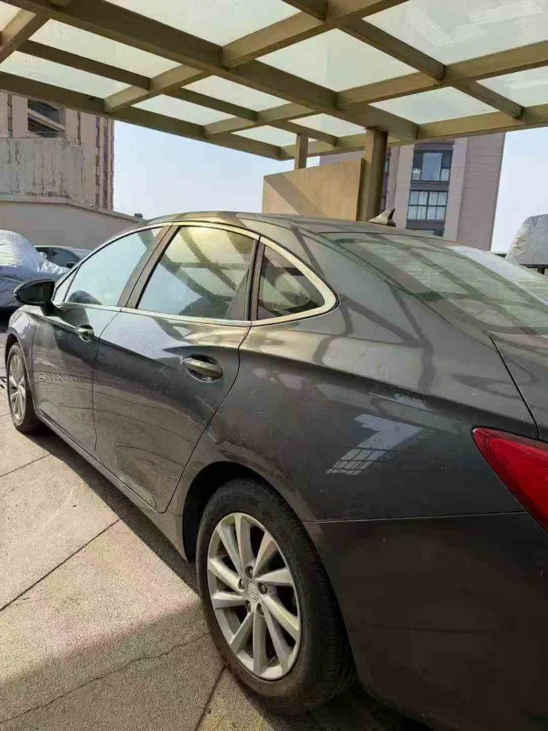 苏州16年别克威朗6