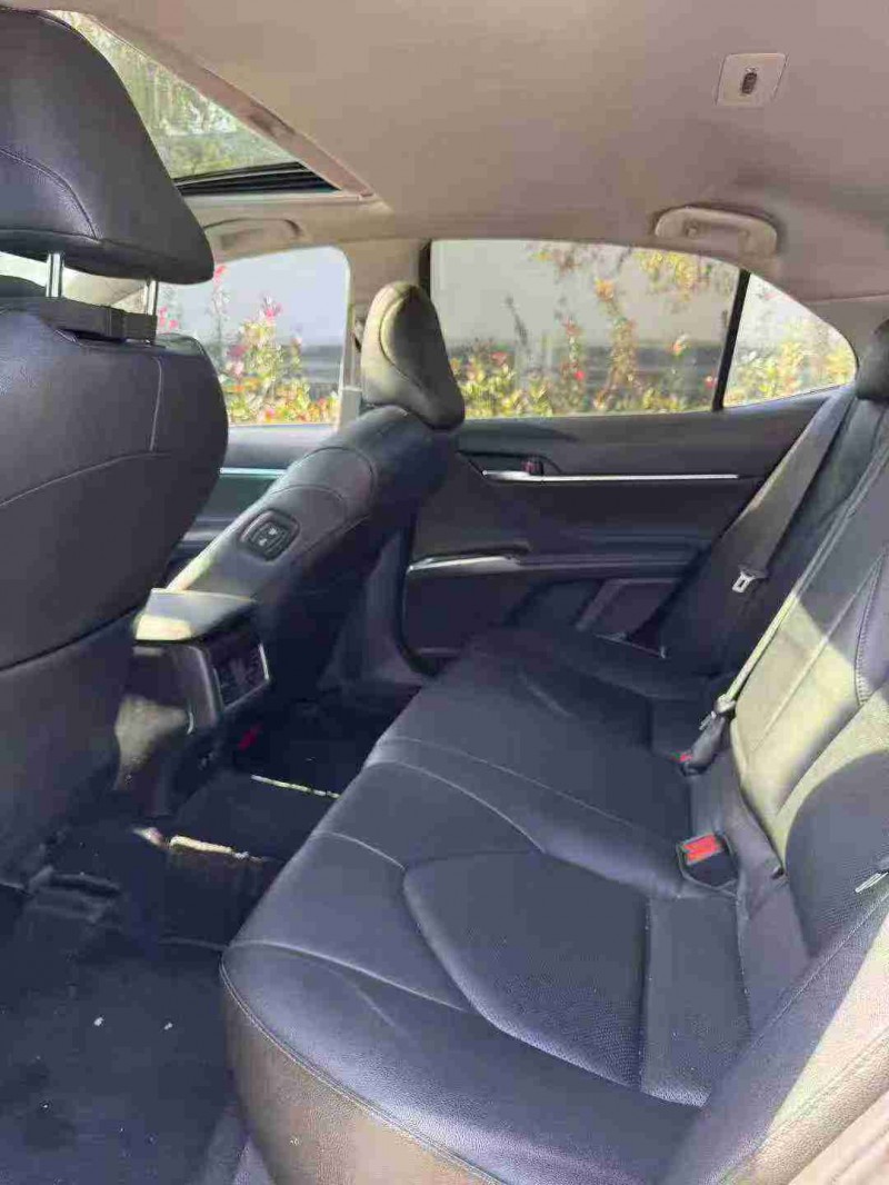 荆门21年丰田凯美瑞4