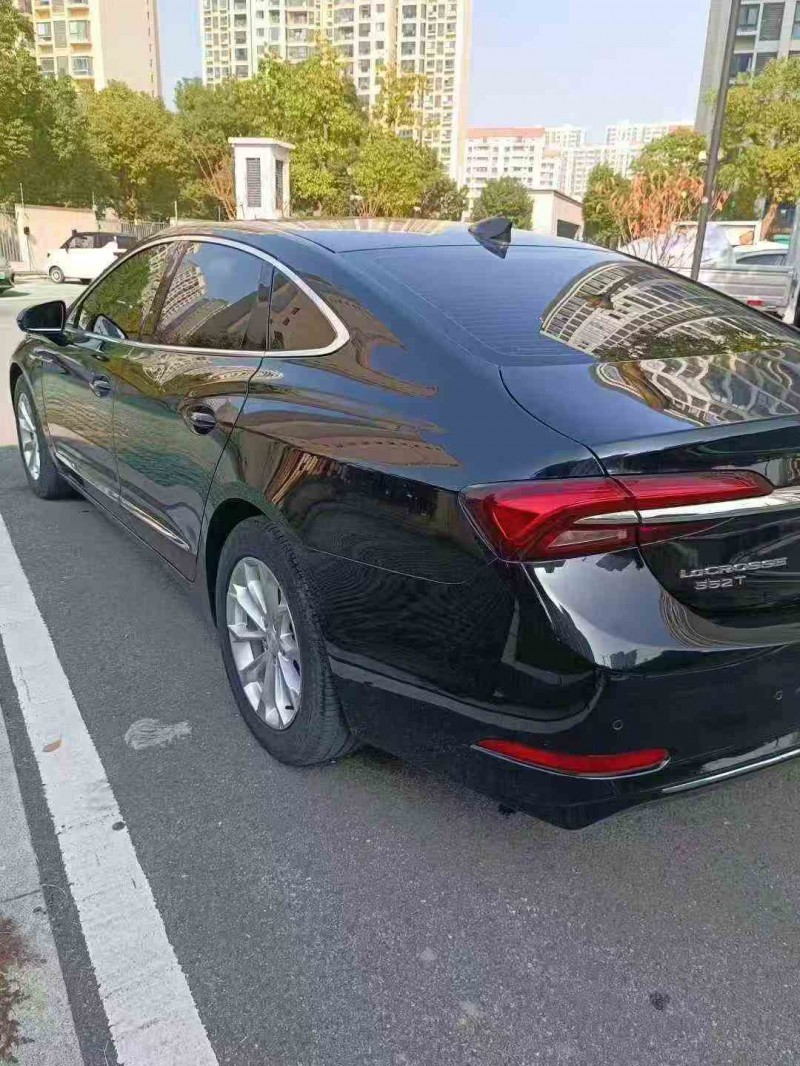 南通21年别克君越8