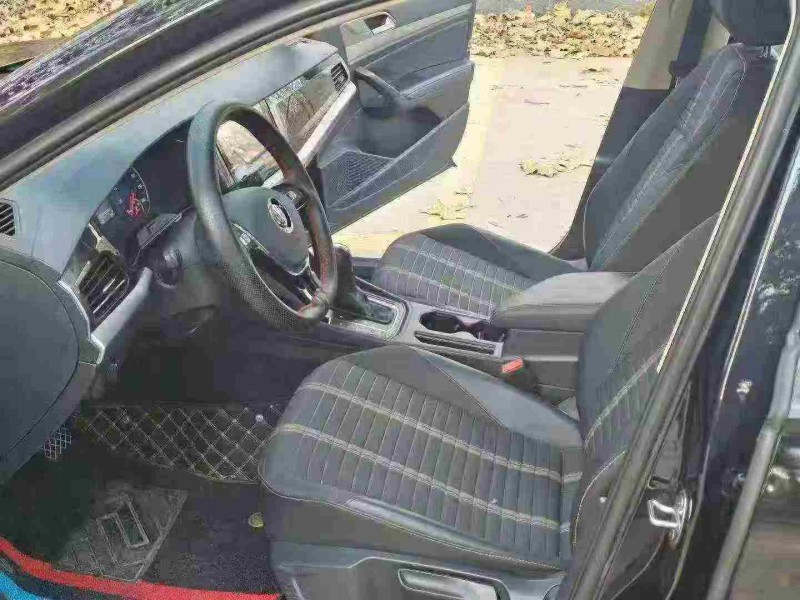 枣庄19年大众朗逸6