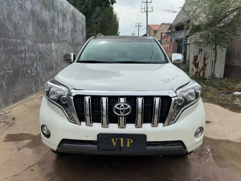 青岛16年丰田普拉多1