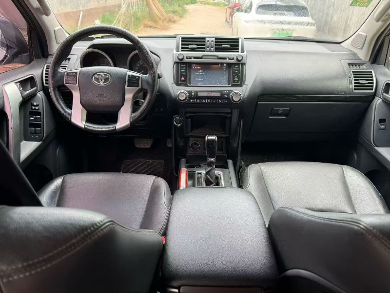 青岛16年丰田普拉多6