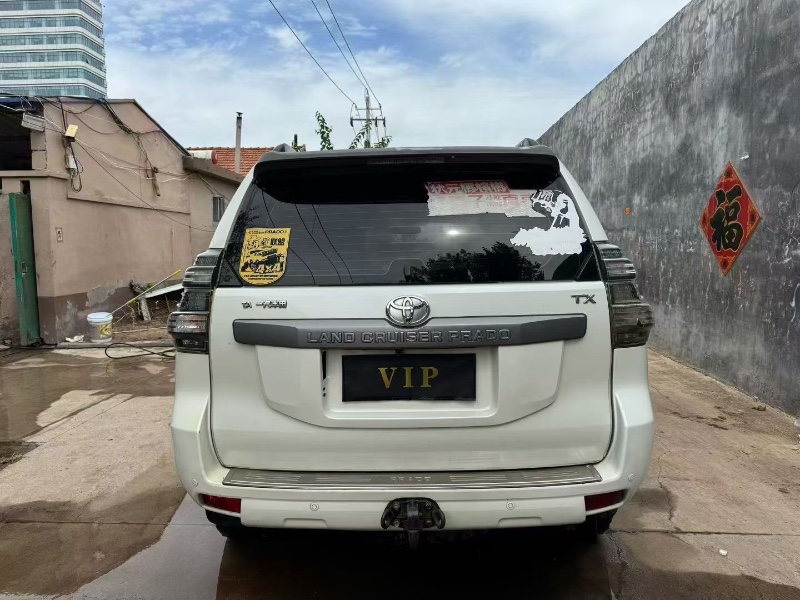 青岛16年丰田普拉多9