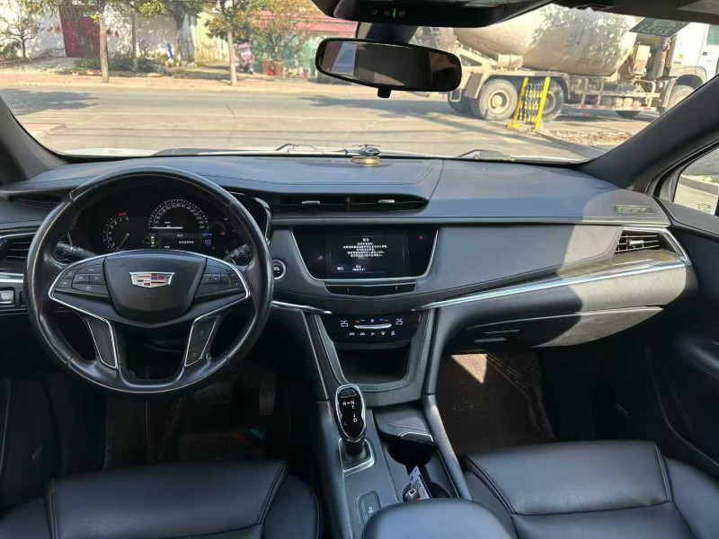 枣庄17年凯迪拉克XT54