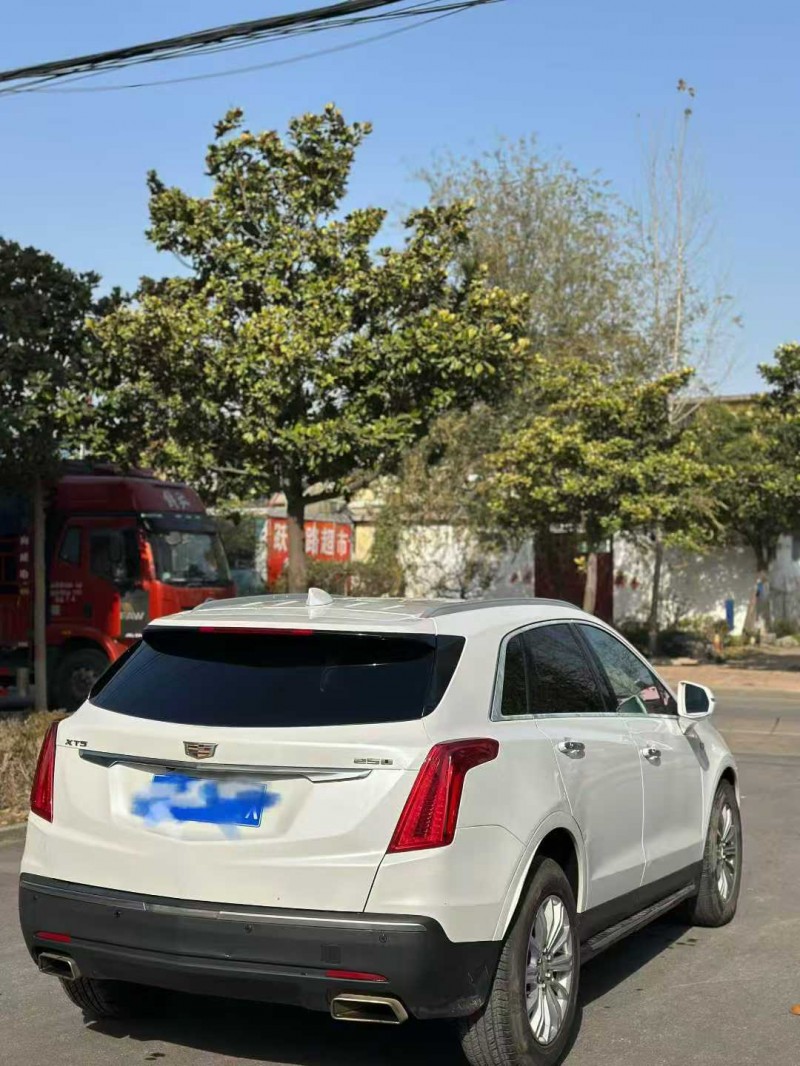 枣庄17年凯迪拉克XT57