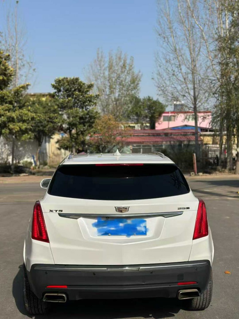 枣庄17年凯迪拉克XT59