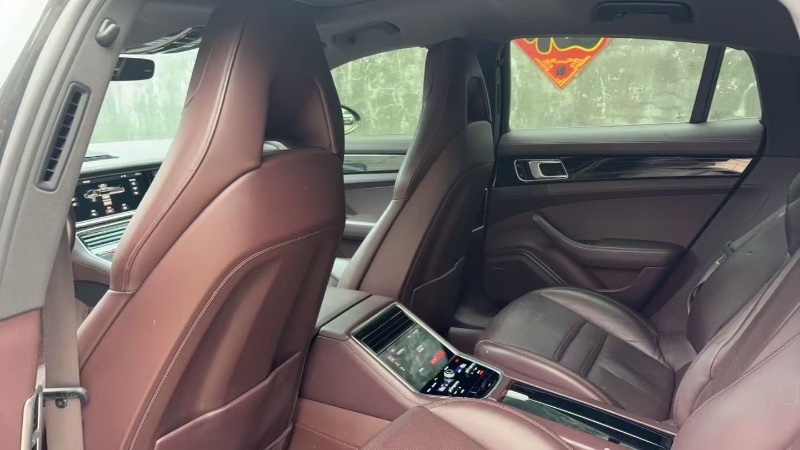 青岛18年保时捷帕拉梅拉4