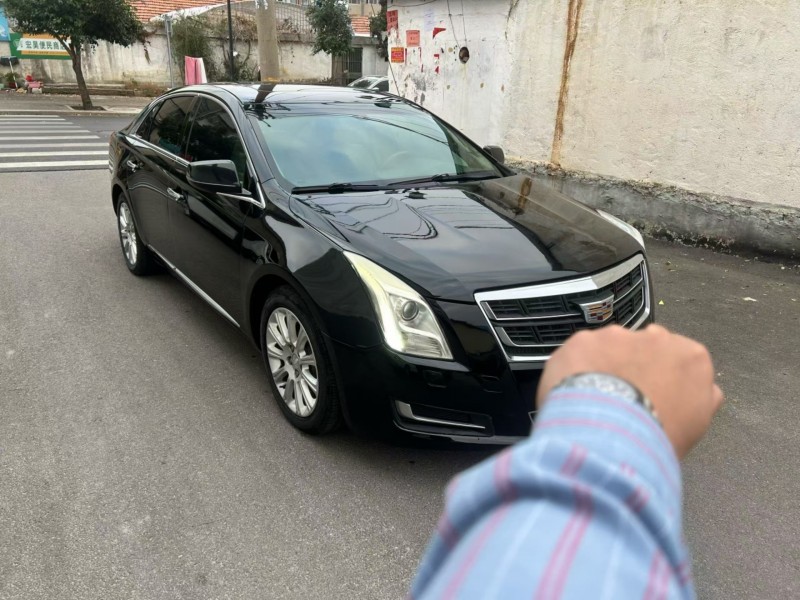 济宁17年凯迪拉克XTS2