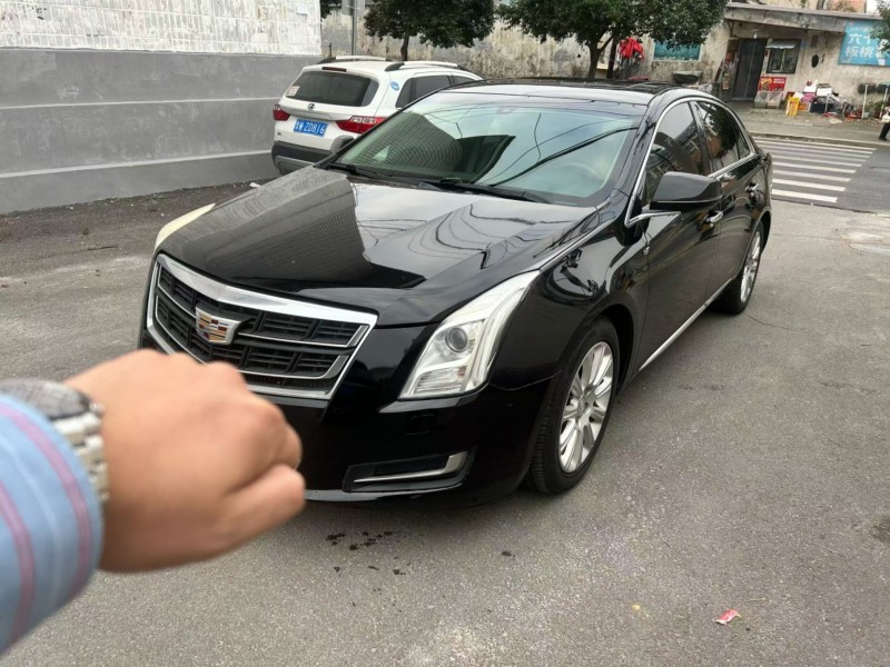 济宁17年凯迪拉克XTS3