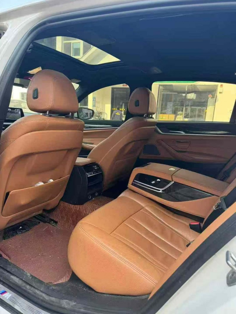 重庆18年宝马5系5