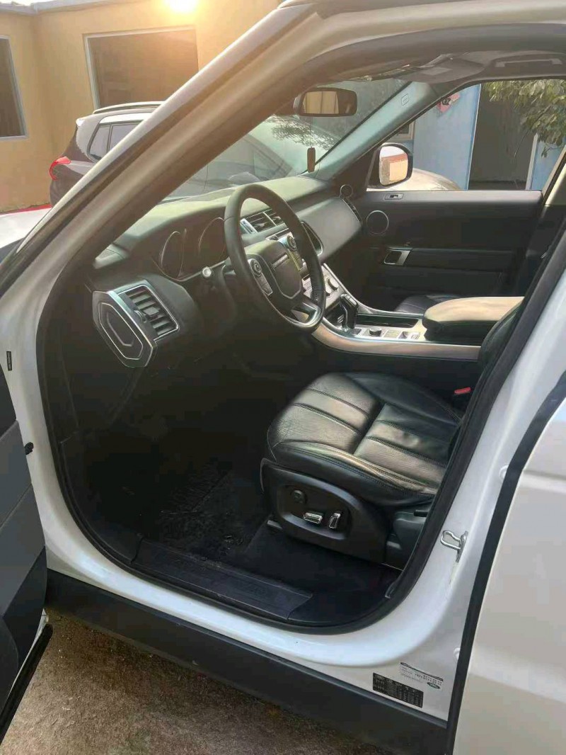 日照18年路虎揽胜运动4