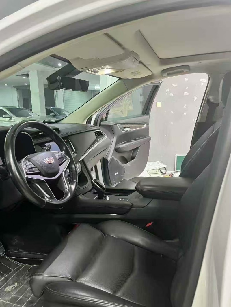 济宁17年凯迪拉克XT53