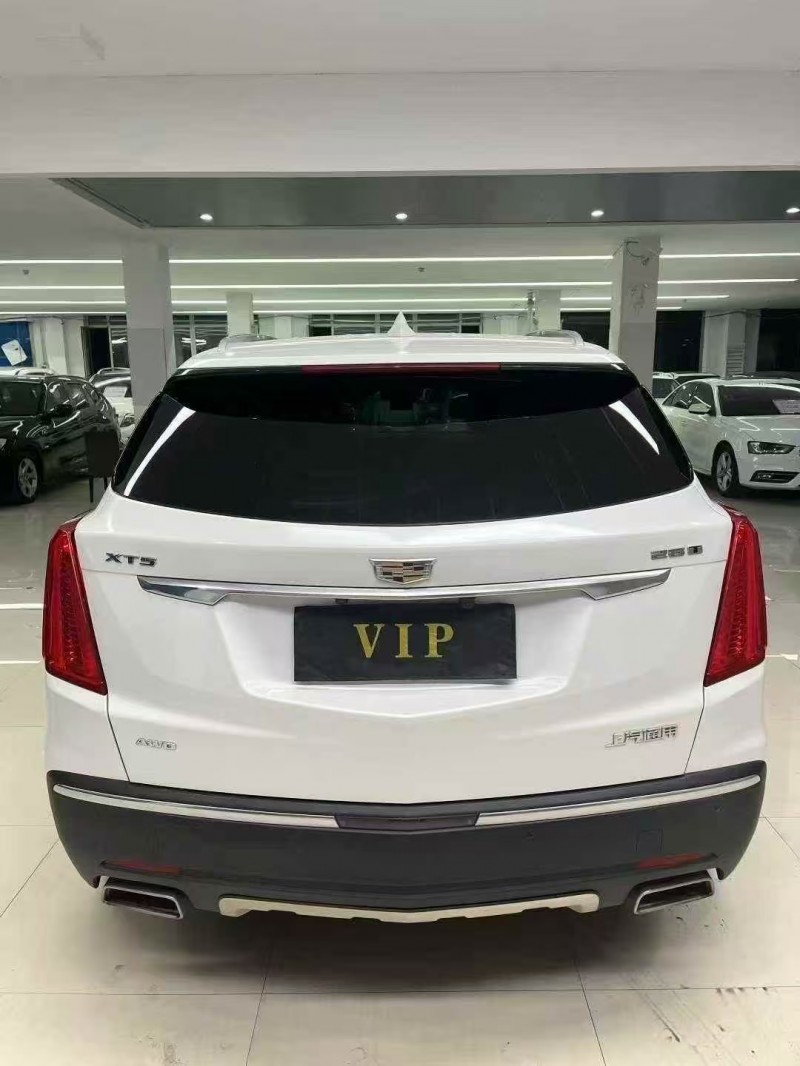 济宁17年凯迪拉克XT56
