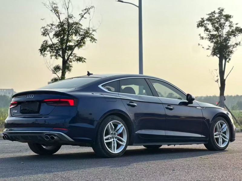 汕头19年奥迪A58