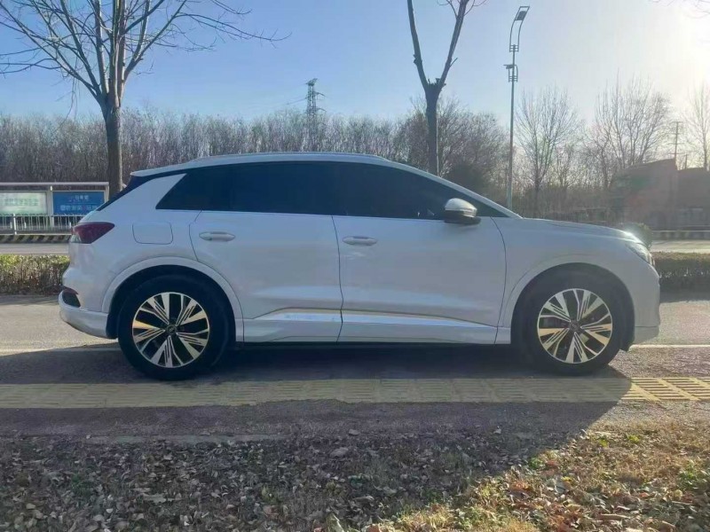 东营23年奥迪Q48