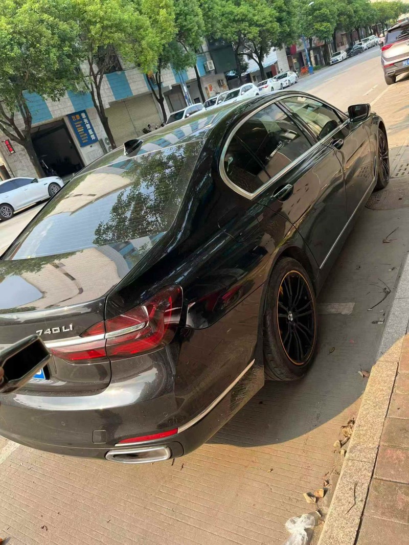 广州17年宝马7系8