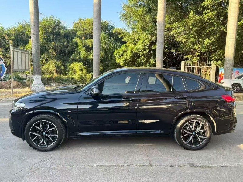 厦门22年宝马X44