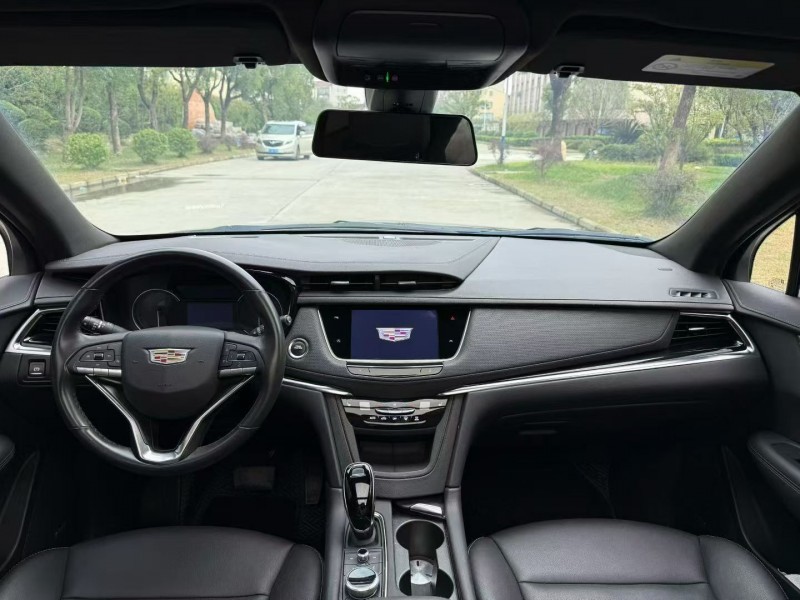 襄阳22年凯迪拉克XT67