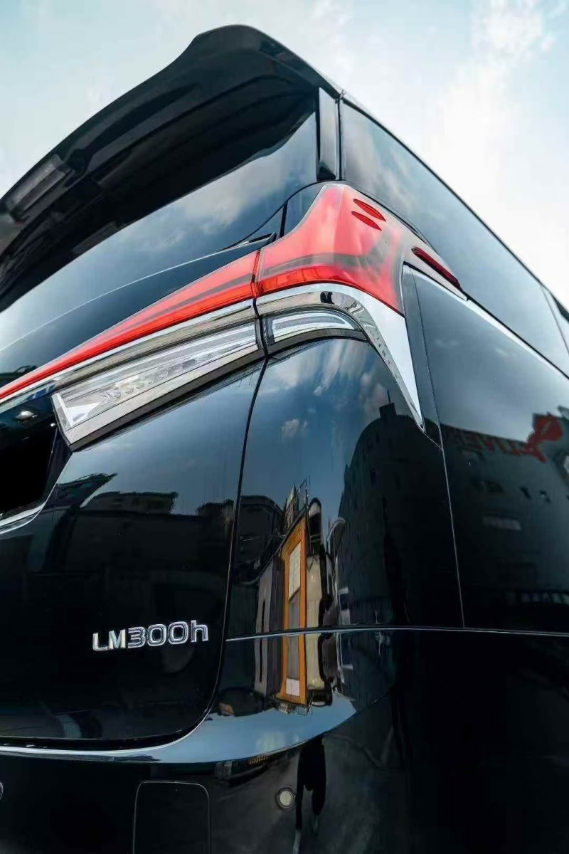 广州21年雷克萨斯LM雷尔法5