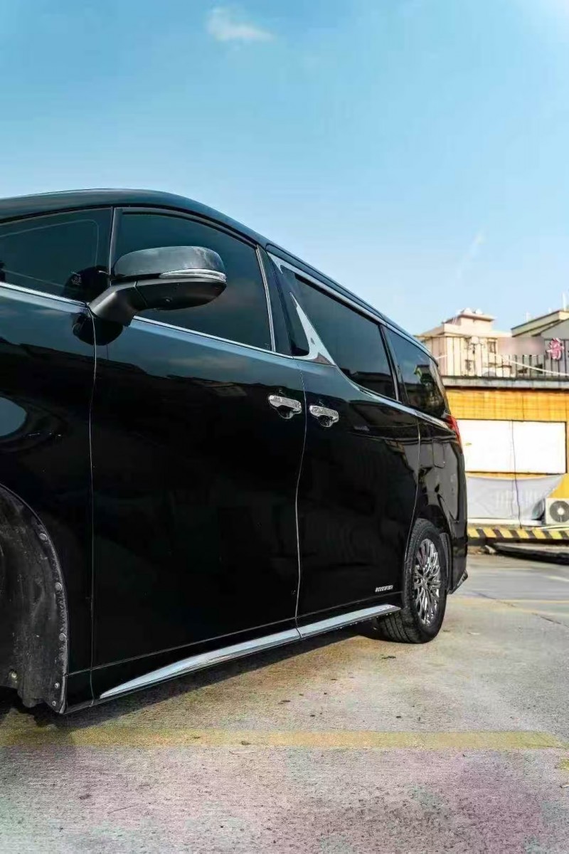 广州21年雷克萨斯LM雷尔法9