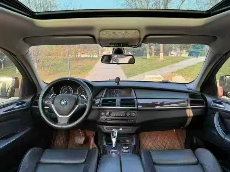 邢台12年宝马X68