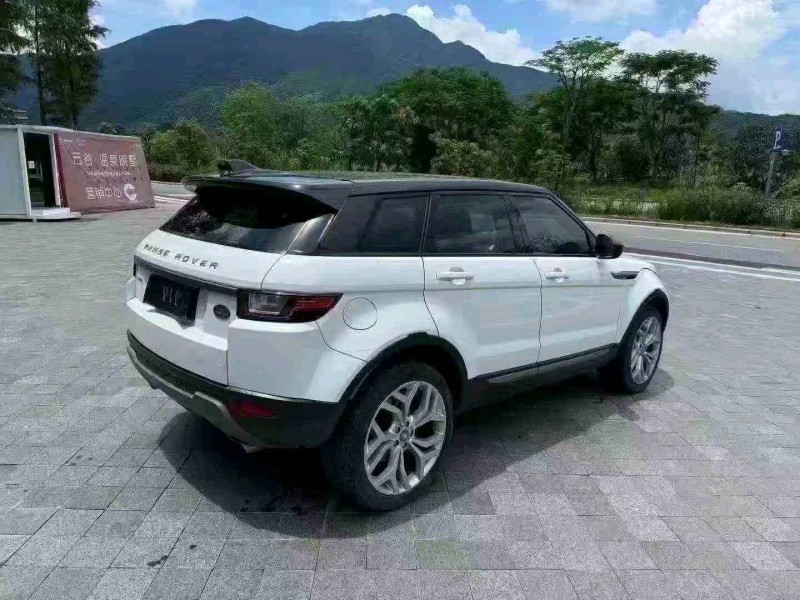 广州18年路虎极光8