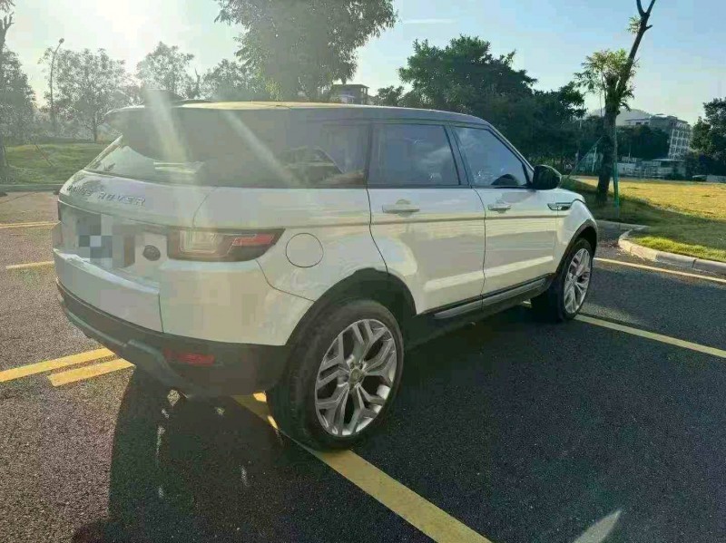 广州18年路虎极光8