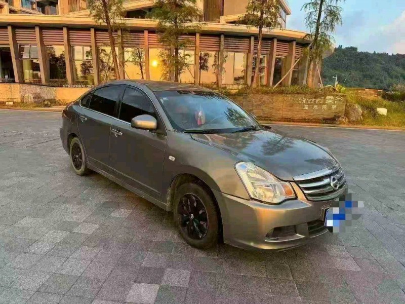 广州16年日产轩逸2