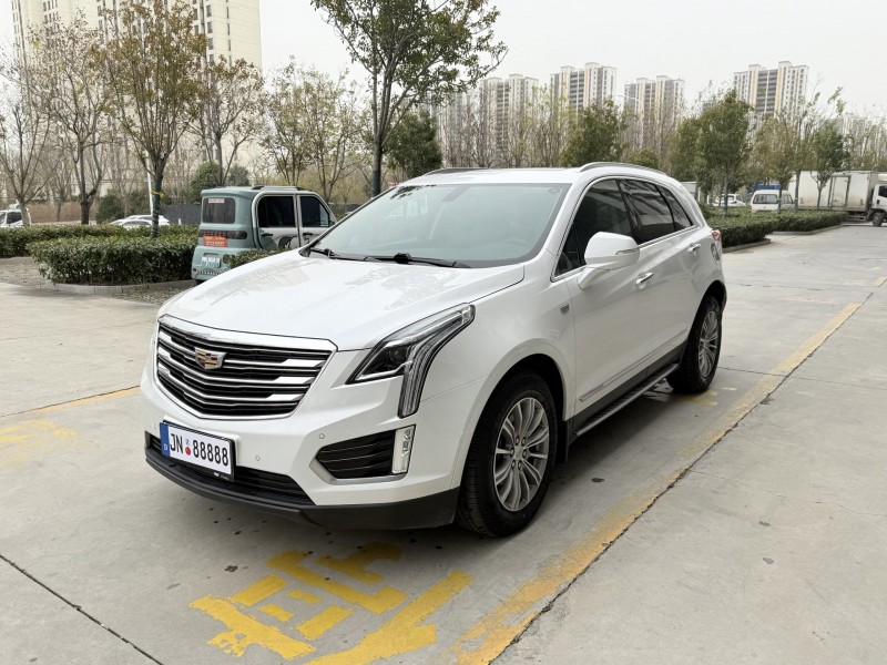 济宁17年凯迪拉克XT52