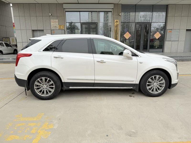 济宁17年凯迪拉克XT53