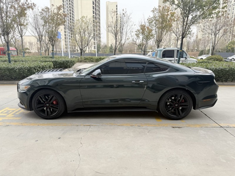 济宁16年福特野马5