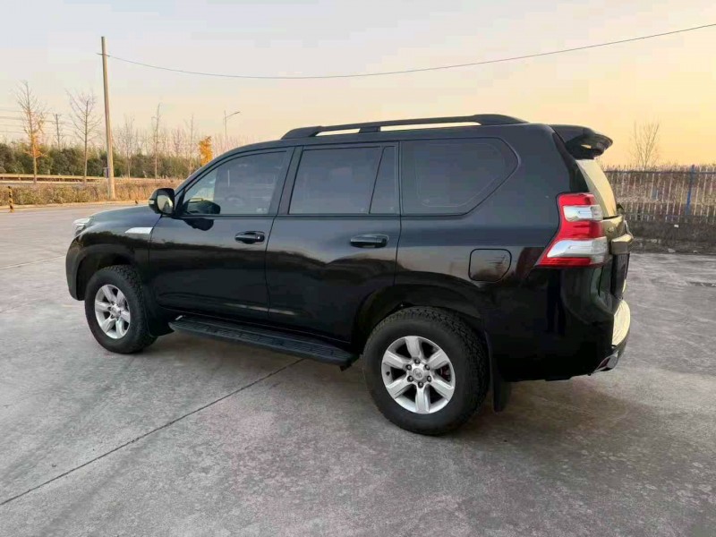 徐州17年丰田普拉多8