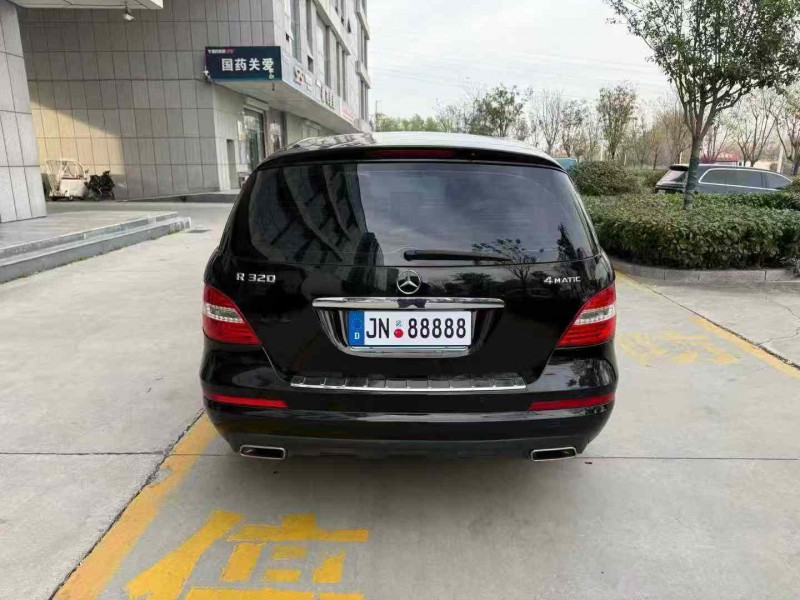 济宁16年奔驰R7